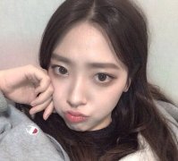 可爱卖萌的女生qq皮肤