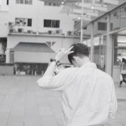黑白的意境男生头像