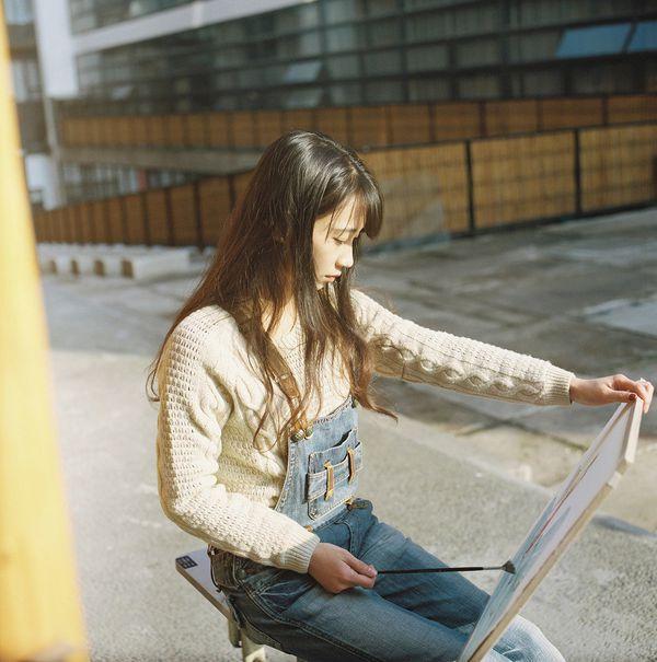 文艺的气质女生qq皮肤
