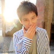 男生全身头像-带耳钉的男生不一定是非主流