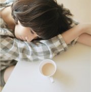 阿宝色柔弱女生头像-喜欢就点击分享头像吧