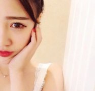 女生漂亮的简约皮肤