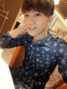 甜甜的男生qq皮肤