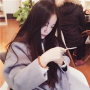 气质的长发女生皮肤
