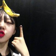 搞怪的女生qq皮肤