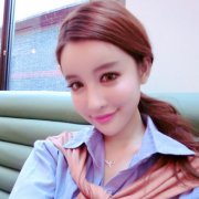 女生清新的漂亮皮肤