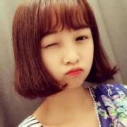 短发甜美的女生头像