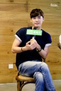 型男李易峰帅气图片