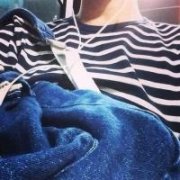 半身帅气的男生头像