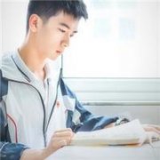 学院风清纯的男生头像