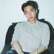 男生帅气的简约qq头像