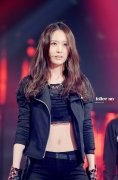 腹肌女神郑秀晶漂亮图片