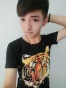 清秀可爱的qq男生皮肤