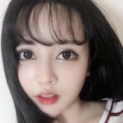 大眼可爱的qq女生皮肤