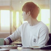 帅气的李敏镐清新图片