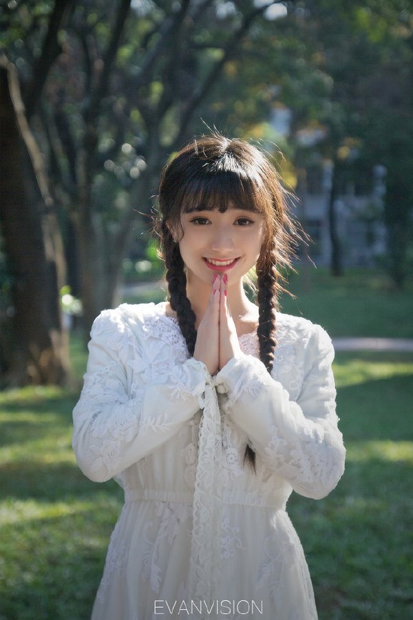 清新的女生漂亮皮肤