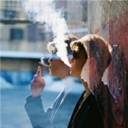说好不分离一直在一起 抽烟的QQ头像男生