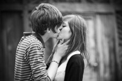 黑白情侣图片一男一女