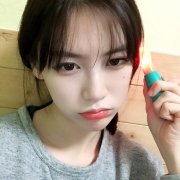qq伤感的个性女生皮肤