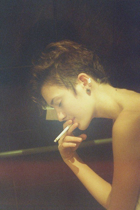 霸气抽烟的男女皮肤