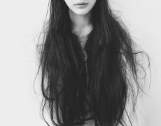 欧美气质的黑白女生图片