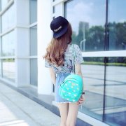 清新的漂亮个性女生皮肤