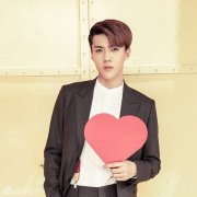 吴世勋帅气的简约图片