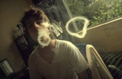 欧美个性抽烟图片