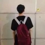 简单的可爱清新男生头像