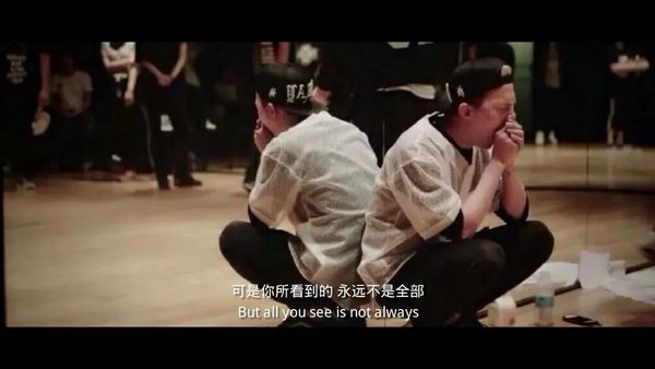 权志龙帯字的qq个性头像