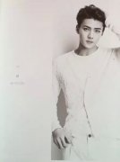 笑眼少年吴世勋帅气图片