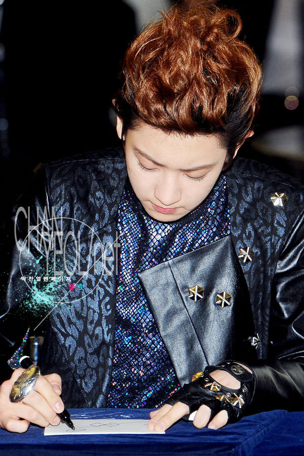 EXOɰĲҸƤ