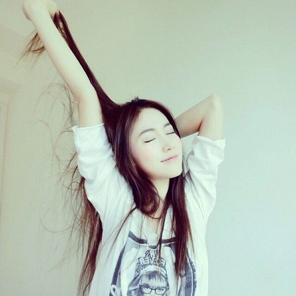 qq伤感的简约女生皮肤