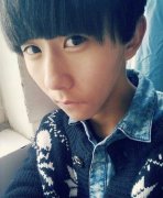小清新的简约男生qq皮肤