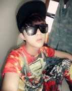帅气的非主流个性男生皮肤