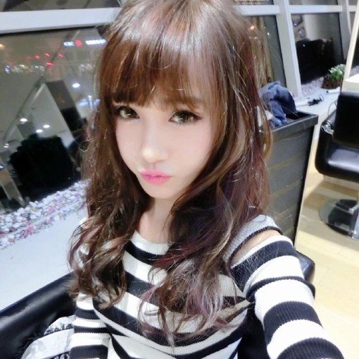 时尚潮流的女生皮肤
