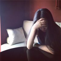 女生简约的时尚个性头像