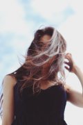 气质的漂亮个性女生皮肤