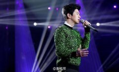 李健帅气的个性图片