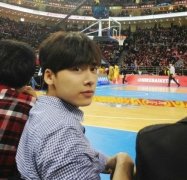 李易峰清新的个性帅气图片