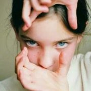 欧美女生简单的个性头像