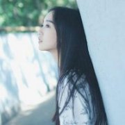 女生清纯的简约头像