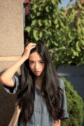 漂亮的气质简单女生皮肤