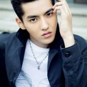吴亦凡清新的qq个性头像