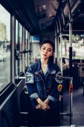 漂亮的女生个性的qq皮肤