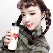 文艺清纯可爱女生qq皮肤