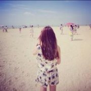 海边清新的女生qq头像
