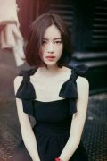 好看的气质女生qq皮肤