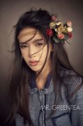 漂亮简单的个性女生qq皮肤