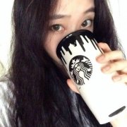 个性的漂亮女生简单皮肤